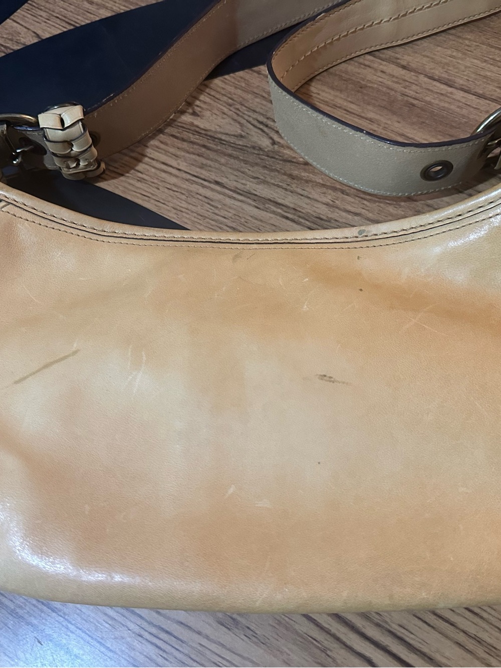 Vintage Coach leather shoulder bag